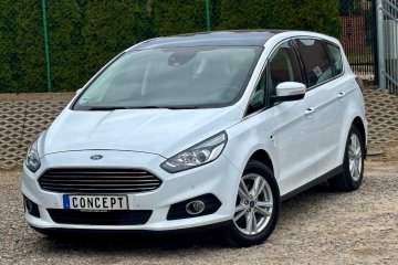 TITANIUM 180KM Led Navi ParkAssist Panoramadach